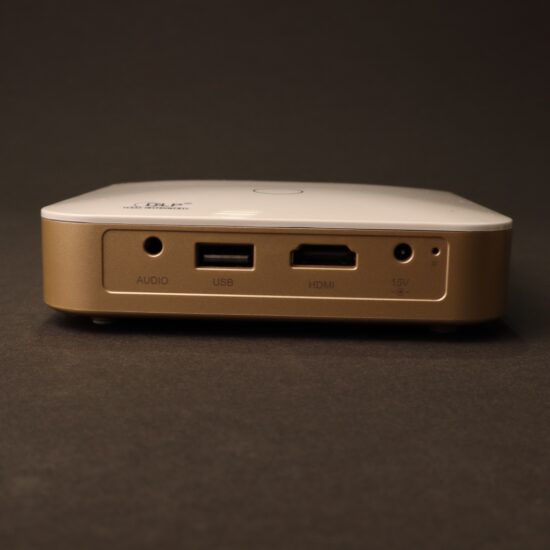 Kodak Luma 350 Portable Projector